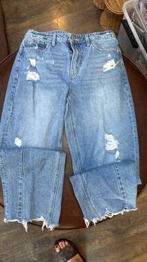 Vervet Barrel Blue Distressed Raw Hem Jeans Size 27 T6598A